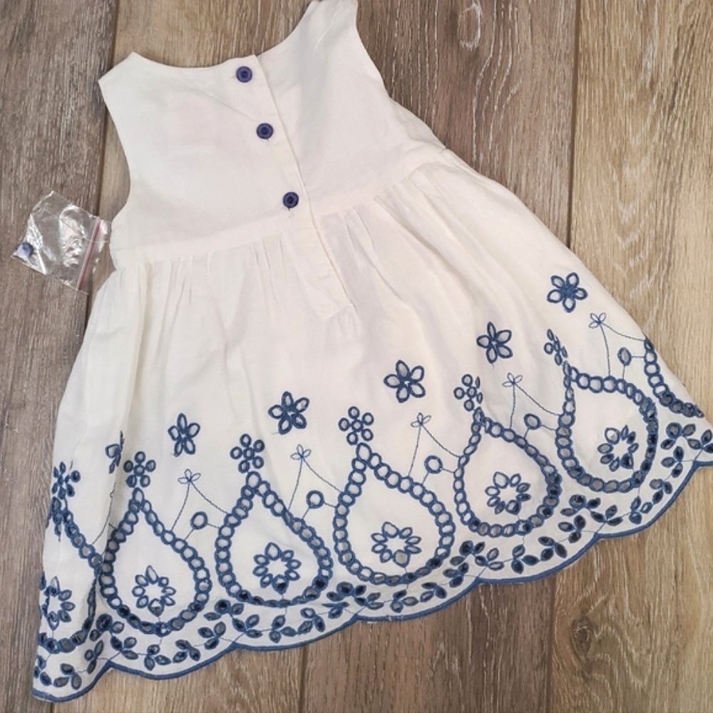 Savannah baby sleeveless embroidered white and blue dress Size 0-3 months - Picture 13 of 14